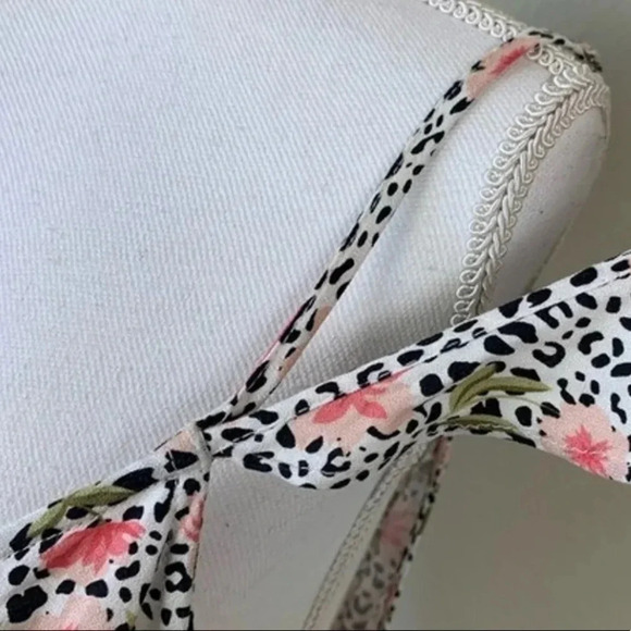 . Nwt! saltwater luxe flower jumpsuit - Picture 4 of 5